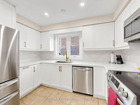 Photo 7 at 90 Chiswick Crescent, Aurora Highlands, Aurora