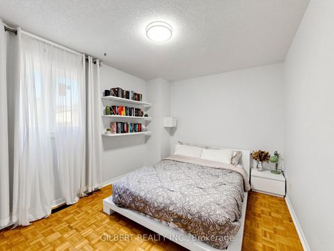 Photo 15 at 90 Chiswick Crescent, Aurora Highlands, Aurora