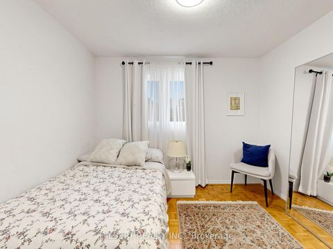 Photo 16 at 90 Chiswick Crescent, Aurora Highlands, Aurora