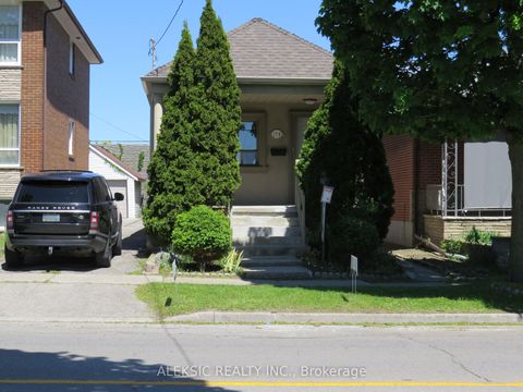 Photo 3 at 179 Thirtieth Street, Alderwood, Toronto
