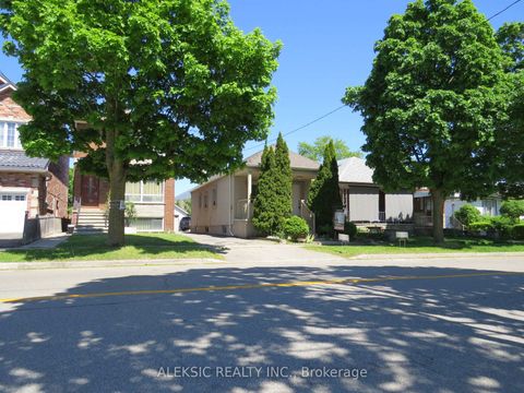 Photo 11 at 179 Thirtieth Street, Alderwood, Toronto