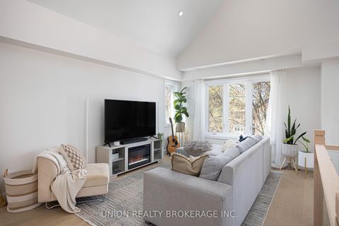 Photo 14 at 273 Lee Avenue, The Beaches, Toronto