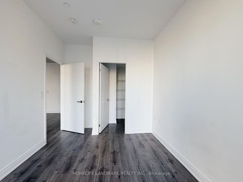 Photo 4 at 501 - 11 Wellesley Street W, Bay Street Corridor, Toronto