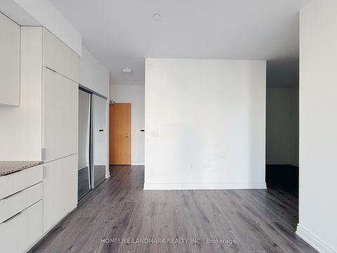 Photo 9 at 501 - 11 Wellesley Street W, Bay Street Corridor, Toronto