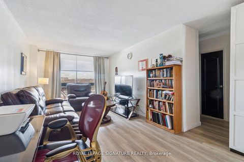 Photo 2 at 720 - 4645 Jane Street, Black Creek, Toronto