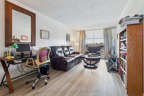 Photo 3 at 720 - 4645 Jane Street, Black Creek, Toronto