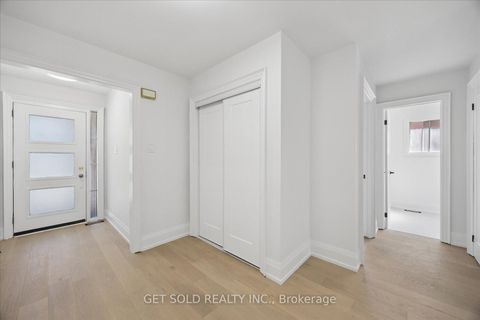 Photo 2 at 181 Brownridge Drive, Brownridge, Vaughan