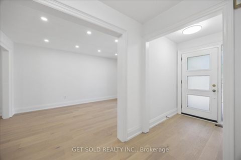 Photo 3 at 181 Brownridge Drive, Brownridge, Vaughan