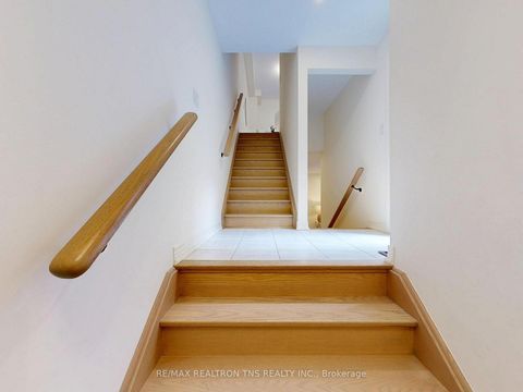 Photo 33 at 9442 Bayview Avenue, Observatory, Richmond Hill
