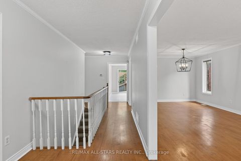 Photo 2 at 29 Lakeview Drive, Port Perry, Scugog