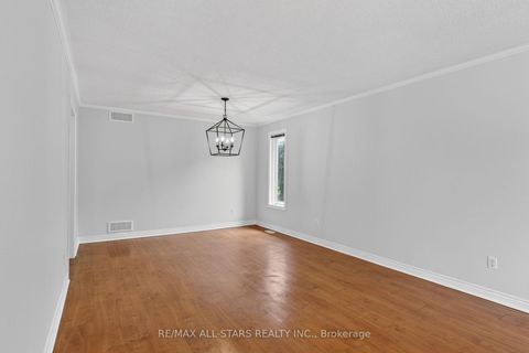 Photo 14 at 29 Lakeview Drive, Port Perry, Scugog
