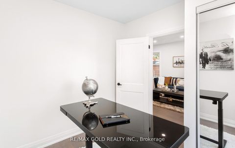 Photo 12 at 316 Ellerslie Avenue, Willowdale West, Toronto