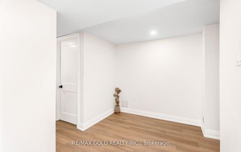 Photo 31 at 316 Ellerslie Avenue, Willowdale West, Toronto