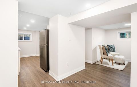 Photo 32 at 316 Ellerslie Avenue, Willowdale West, Toronto