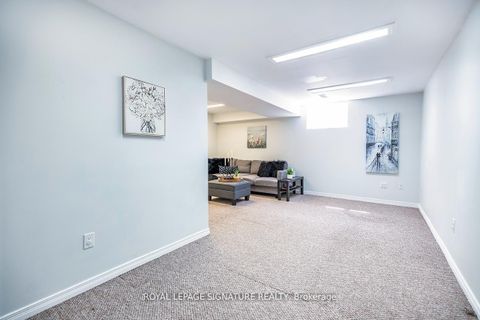 Photo 12 at 106 Thorny Vineway, Bayview Village, Toronto