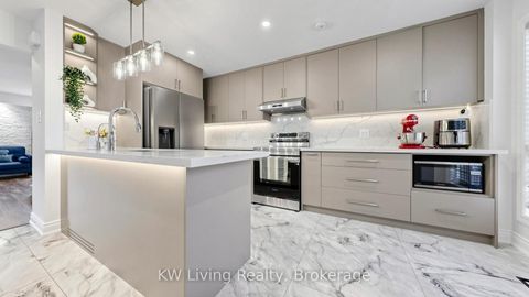 Photo 3 at 53 Campania Crescent, Milliken, Toronto