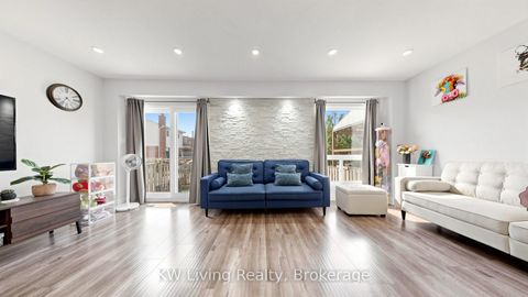 Photo 8 at 53 Campania Crescent, Milliken, Toronto