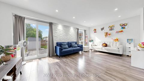 Photo 9 at 53 Campania Crescent, Milliken, Toronto