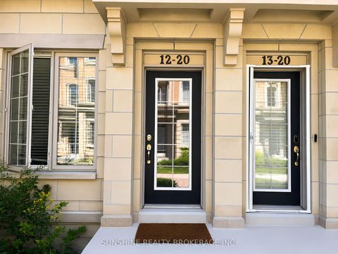 Photo 2 at 12 - 20 Hargrave Lane, York Mills, Toronto