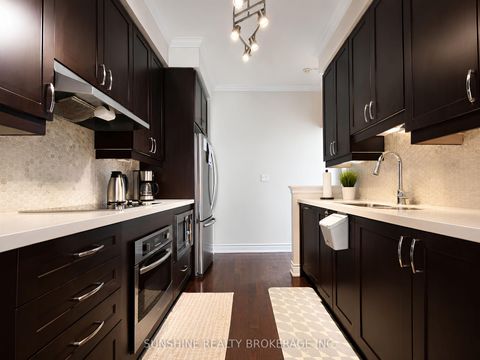 Photo 7 at 12 - 20 Hargrave Lane, York Mills, Toronto