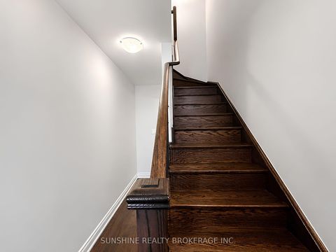 Photo 12 at 12 - 20 Hargrave Lane, York Mills, Toronto