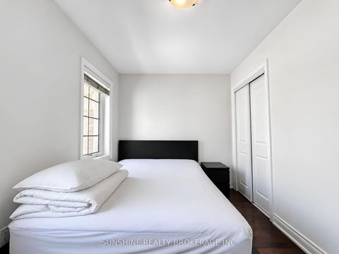Photo 13 at 12 - 20 Hargrave Lane, York Mills, Toronto