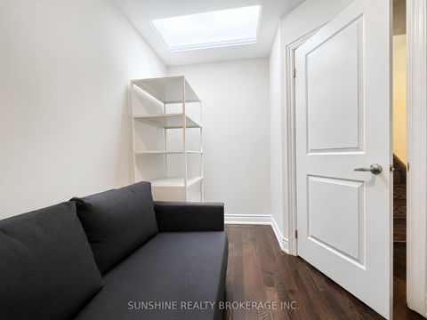 Photo 15 at 12 - 20 Hargrave Lane, York Mills, Toronto