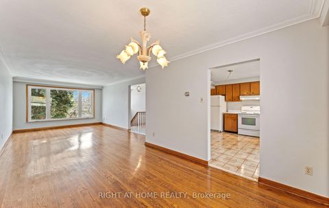 Photo 8 at 41 Knoll Drive, Humber Valley, Toronto