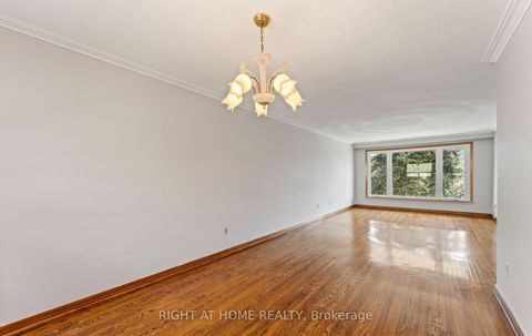 Photo 9 at 41 Knoll Drive, Humber Valley, Toronto