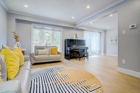 Photo 2 at 431 Port Royal Trail, Milliken, Toronto