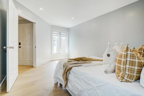 Photo 11 at 431 Port Royal Trail, Milliken, Toronto