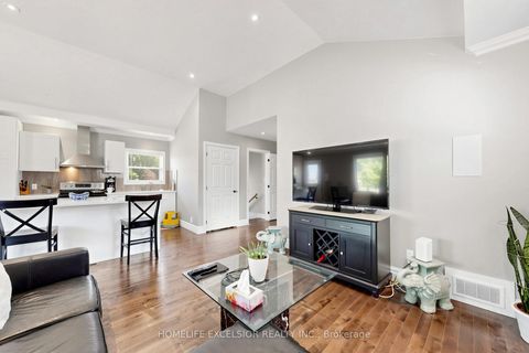 Photo 9 at 27 Japonica Road, Maryvale, Toronto