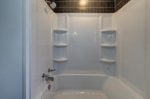 Photo 11 at 1654 Metro Road N, Historic Lakeshore Communities, Georgina