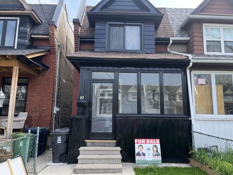 Photo 10 at 19 Britannia Avenue, Junction Area, Toronto