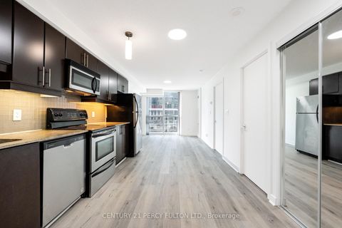 Photo 5 at 703 - 18 harbour Street, Waterfront Communities C1, Toronto