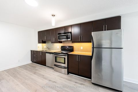 Photo 7 at 703 - 18 harbour Street, Waterfront Communities C1, Toronto