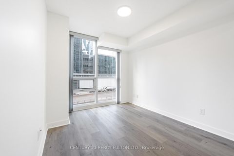 Photo 11 at 703 - 18 harbour Street, Waterfront Communities C1, Toronto
