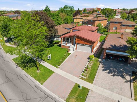 Photo 1 at 554 Woodbridge Avenue, West Woodbridge, Vaughan