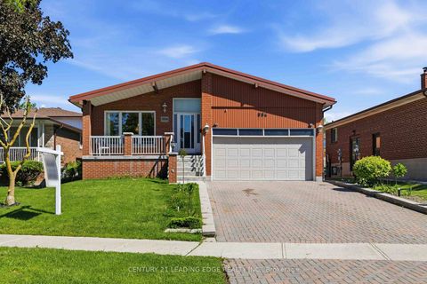 Photo 2 at 554 Woodbridge Avenue, West Woodbridge, Vaughan