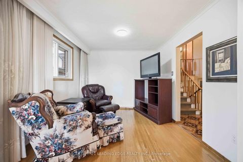 Photo 10 at 554 Woodbridge Avenue, West Woodbridge, Vaughan