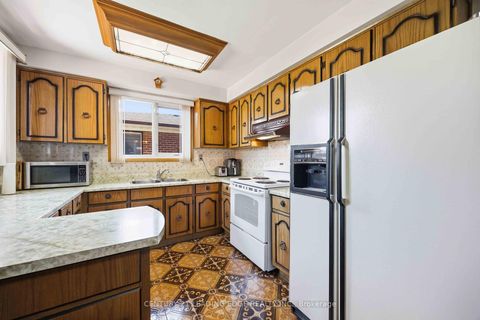 Photo 14 at 554 Woodbridge Avenue, West Woodbridge, Vaughan