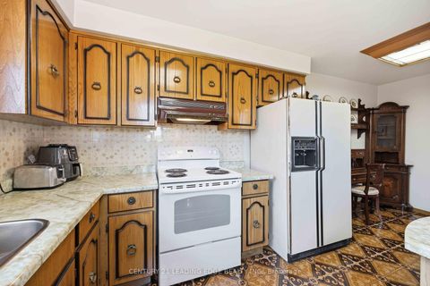 Photo 15 at 554 Woodbridge Avenue, West Woodbridge, Vaughan