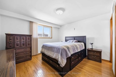 Photo 19 at 554 Woodbridge Avenue, West Woodbridge, Vaughan