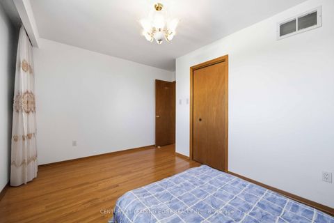 Photo 23 at 554 Woodbridge Avenue, West Woodbridge, Vaughan