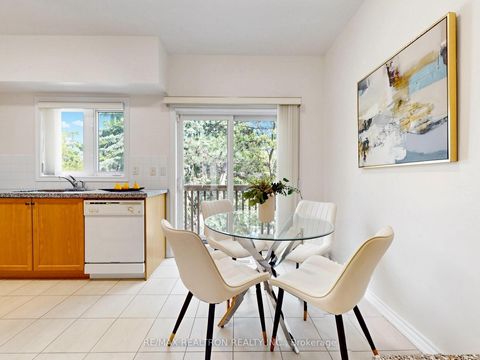 Photo 8 at 12 - 9133 Bayview Avenue, Doncrest, Richmond Hill