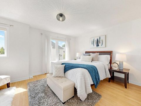 Photo 10 at 12 - 9133 Bayview Avenue, Doncrest, Richmond Hill