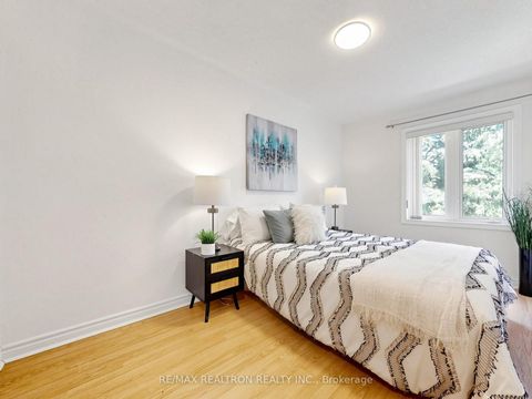 Photo 12 at 12 - 9133 Bayview Avenue, Doncrest, Richmond Hill