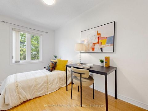 Photo 13 at 12 - 9133 Bayview Avenue, Doncrest, Richmond Hill
