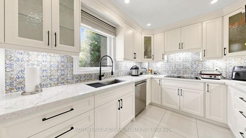 Photo 3 at 32 Northwood Drive, Newtonbrook East, Toronto