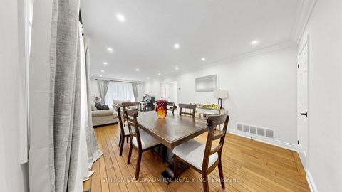 Photo 8 at 32 Northwood Drive, Newtonbrook East, Toronto